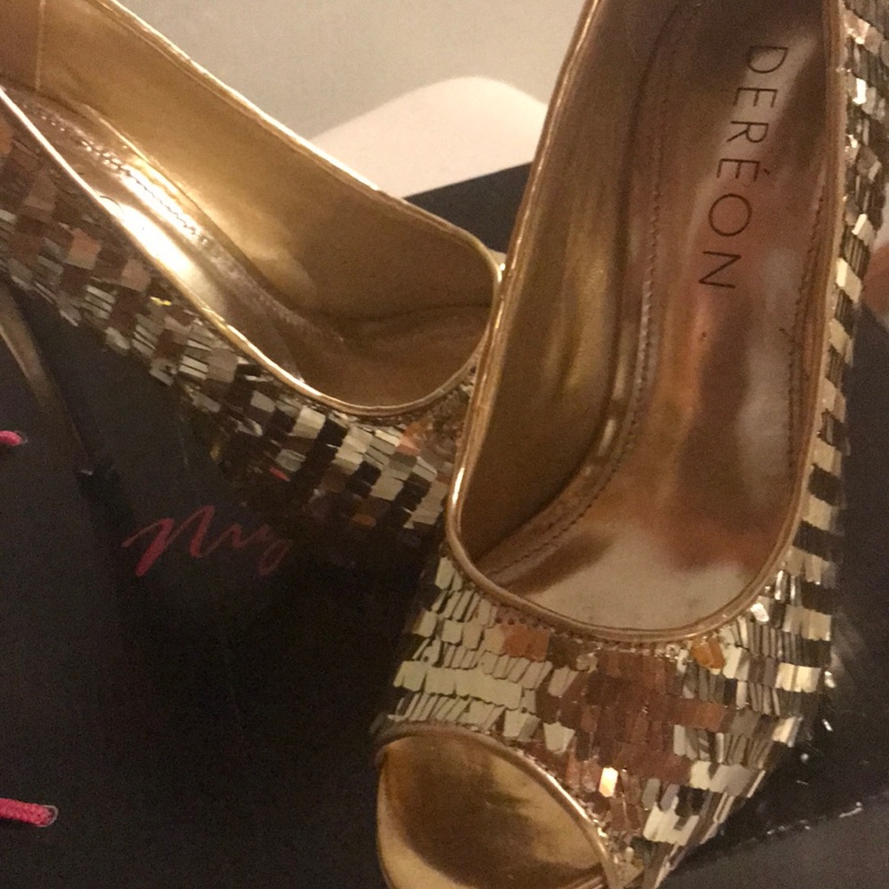 Heels - Picture 2 of 3